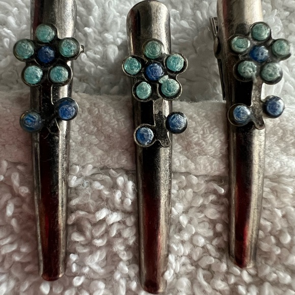 FLORAL METAL HAIR CLIPS- SET OF 8- FLOWERS- PINK/ PURPLE/ BLUE - Picture 5 of 8